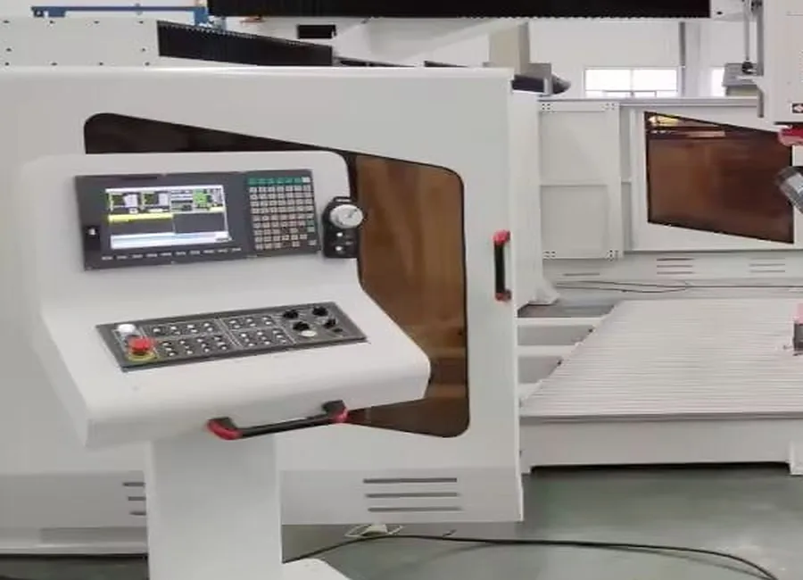 Syntec controller station on the K1224-5A machining center