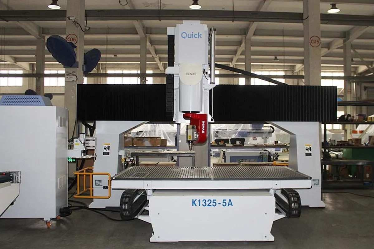 Front work zone of K1325-5A five-axis CNC router
