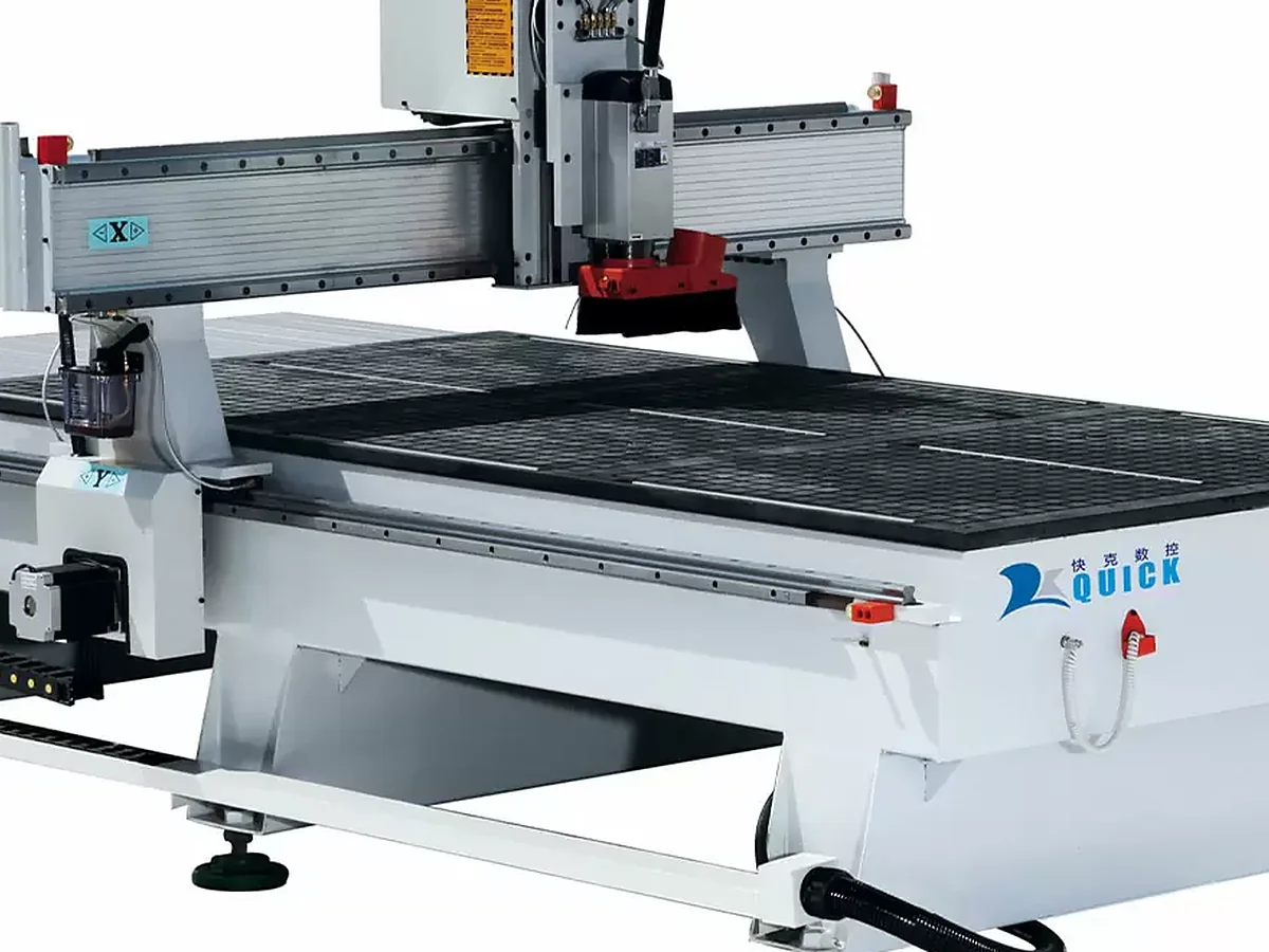 K60MT T-slot vacuum table and spindle area detail