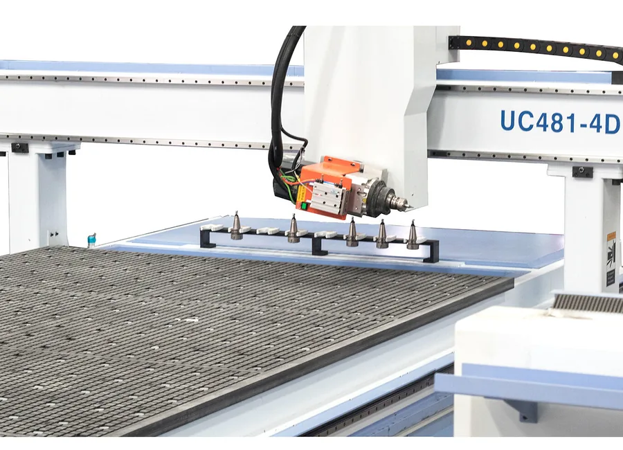 UC481-4D swing-head spindle for angled woodworking