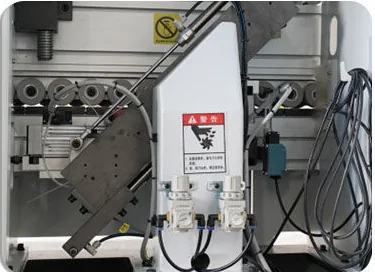 FK53 end trimming unit for panel edge overhang