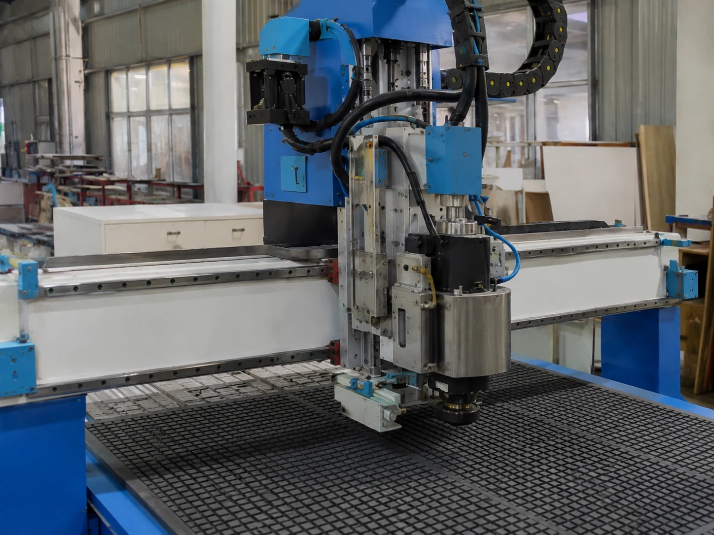 K1325 ATC spindle and tool changing area