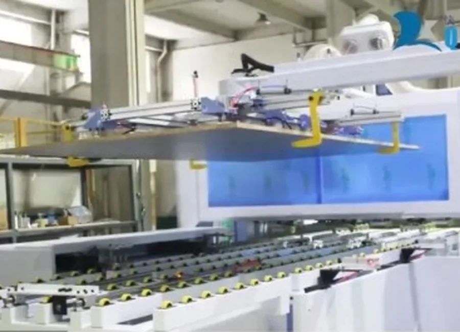 RC1 automatic panel loading with suspended suction handling